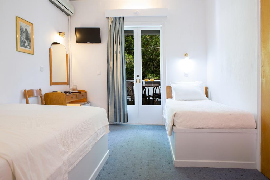 Hotel Odyssey soba 2.jpg