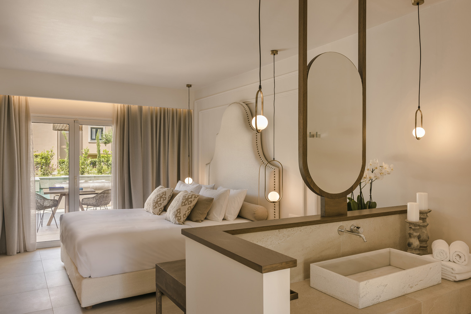 Thalassa Boutique Hotel Kefalonia-Deluxe swim up soba.jpg