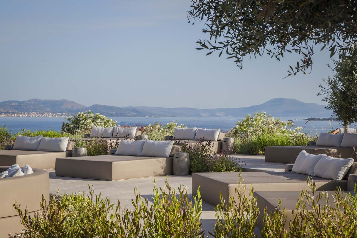 Thalassa Boutique Hotel Kefalonia-Oblast oko bazena.jpg
