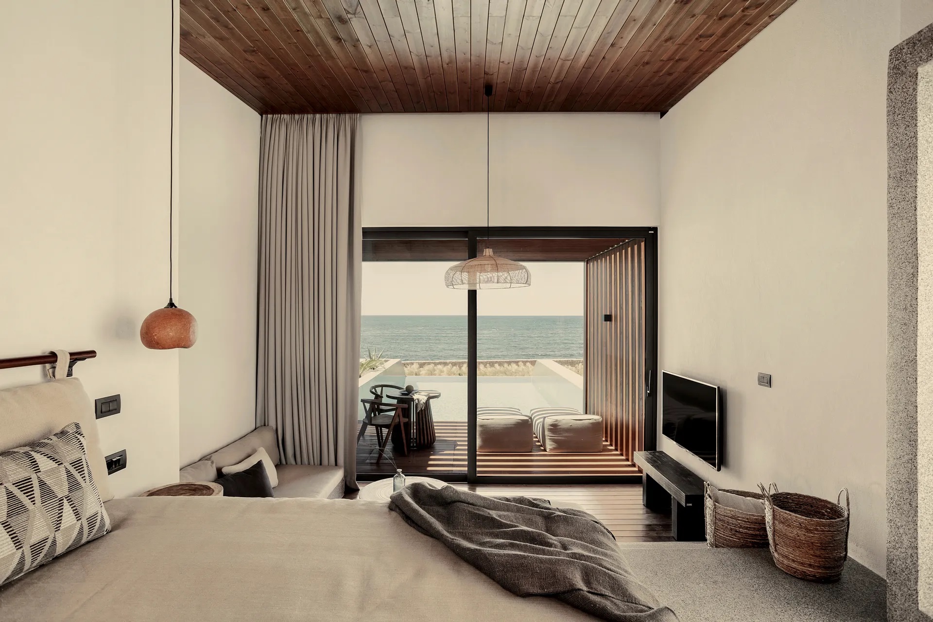 Meraviglia Slow Living-Signature Pool Suite.jpg