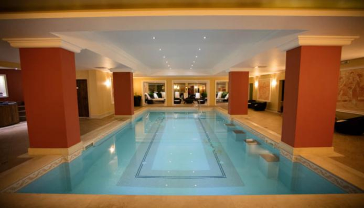 Vineyards hotel & spa zatvvoreni bazen.jpg
