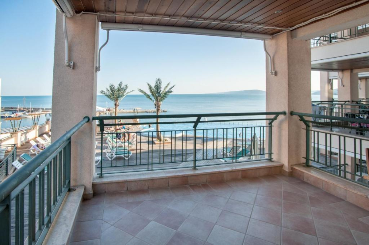 Marina City apart Hotel balcony.jpg
