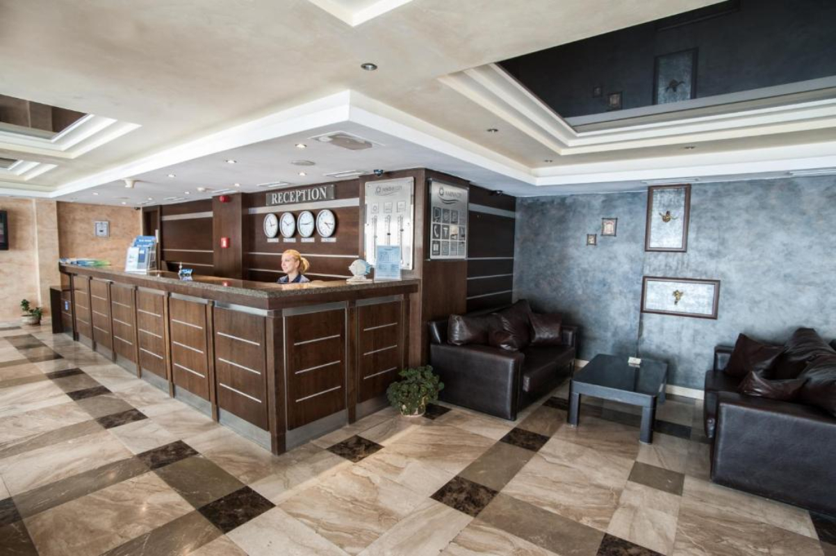 Marina City apart Hotel reception.jpg