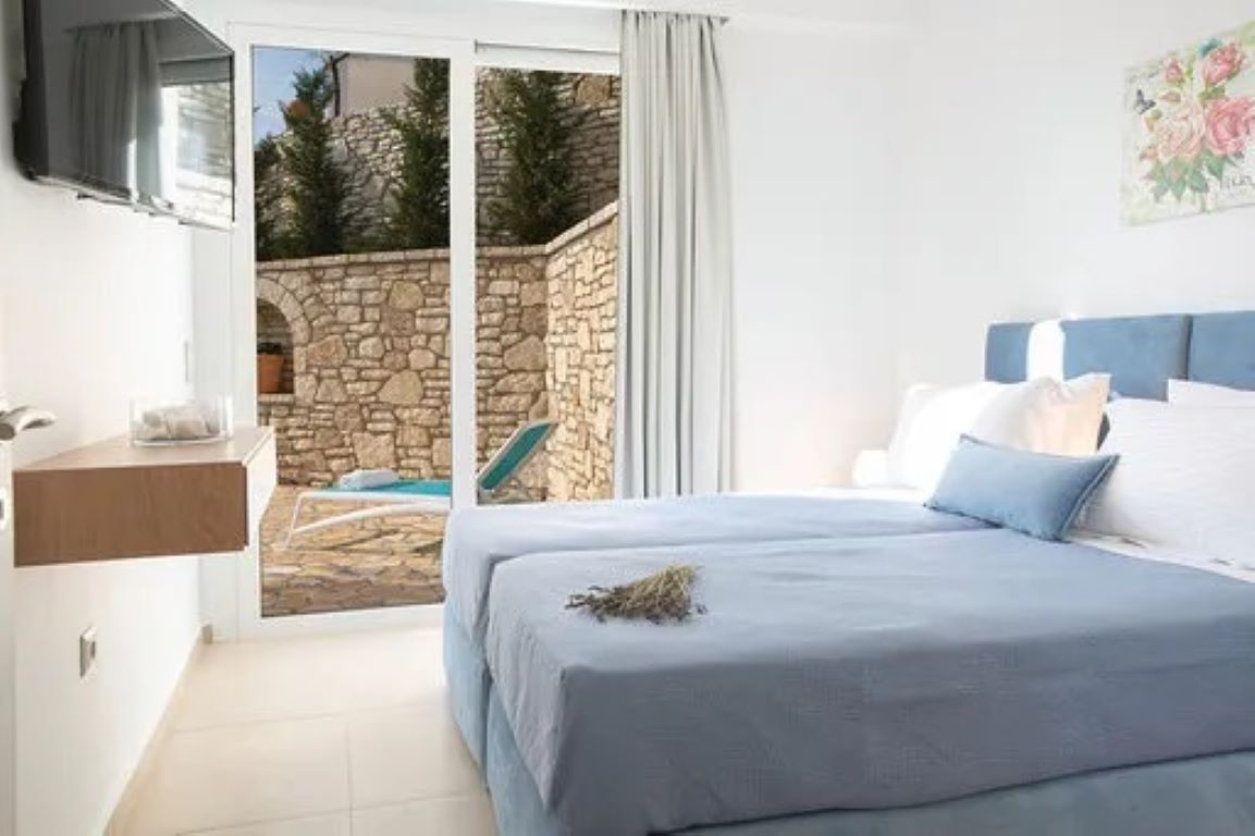 Armonia Afroditi Villas Collection-Armonia villas spavaca soba.jpg