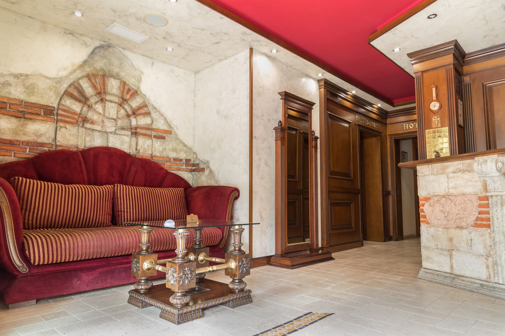 Hotel St John lobi