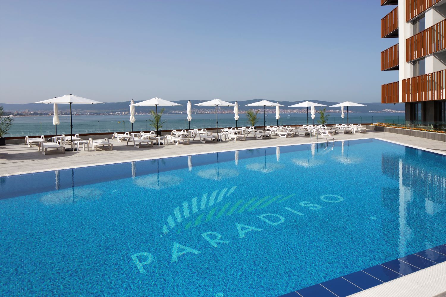 Paradiso Aparthotel-Spoljasnji bazen.jpg