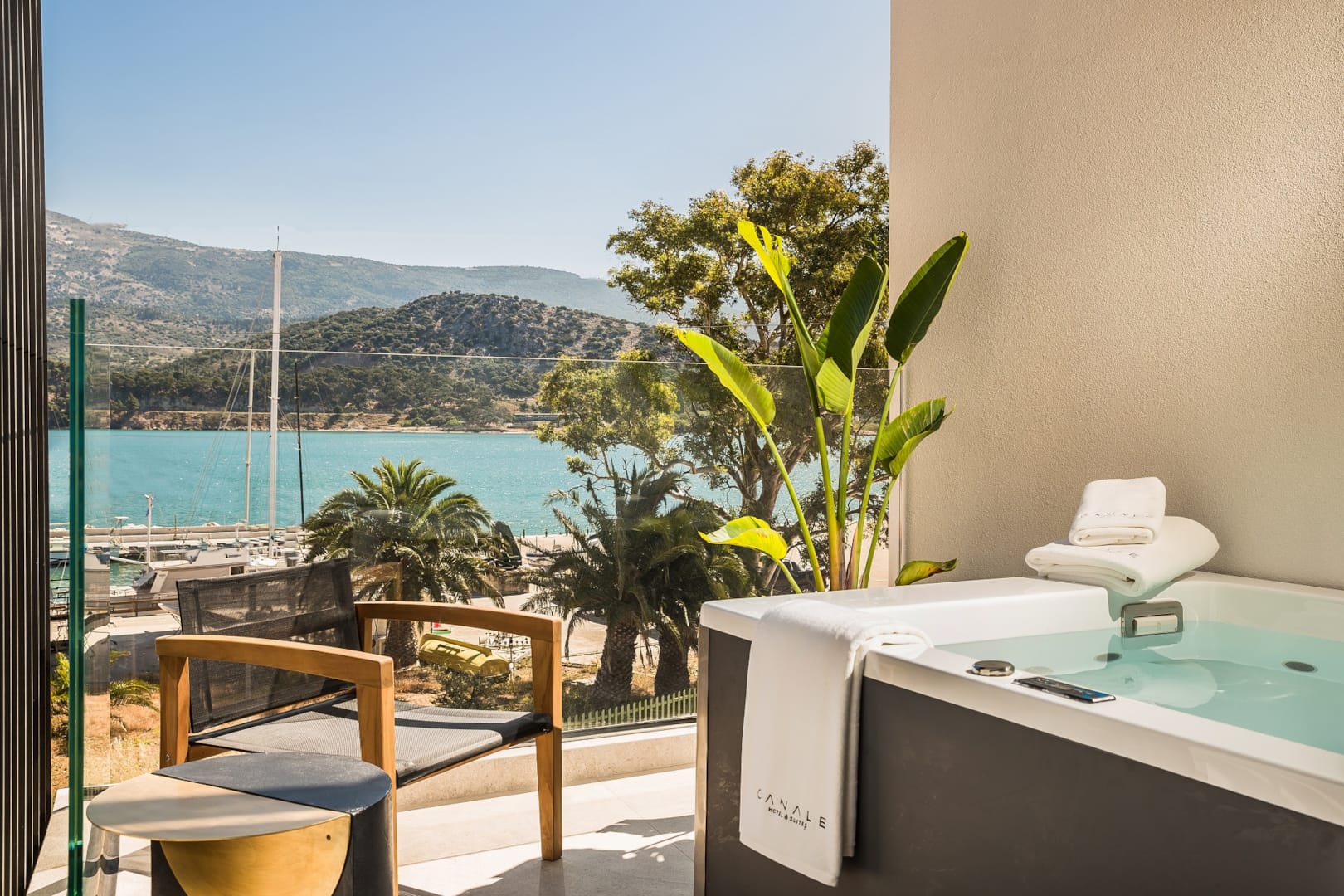 Canale Hotel & Suites-đakuzi.jpg