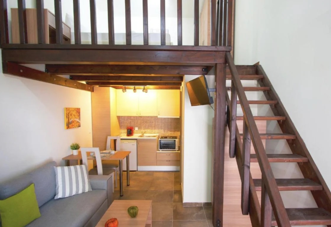 Sunset Inn-Loft studio.jpg