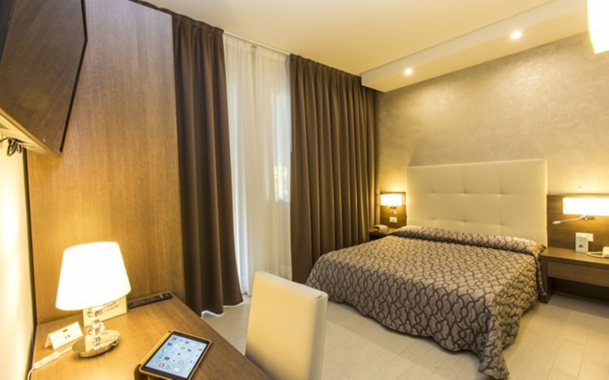 Hotel Touring-Deluxe soba.jpg
