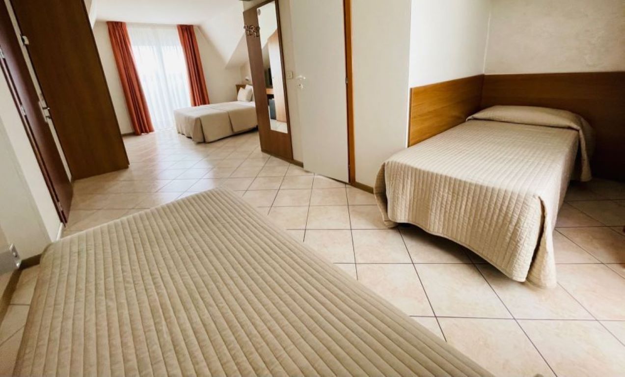 Touring Hotel-Porodicna soba.jpg
