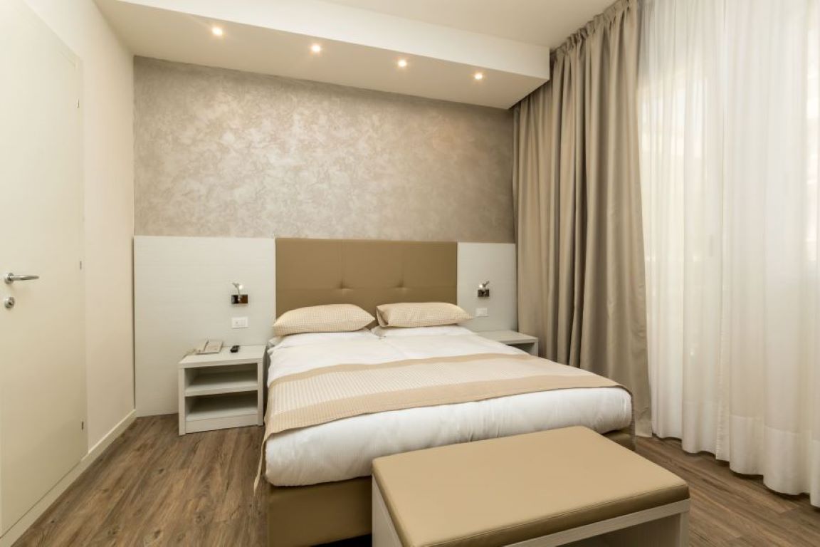Touring Hotel-Prestige soba.jpg