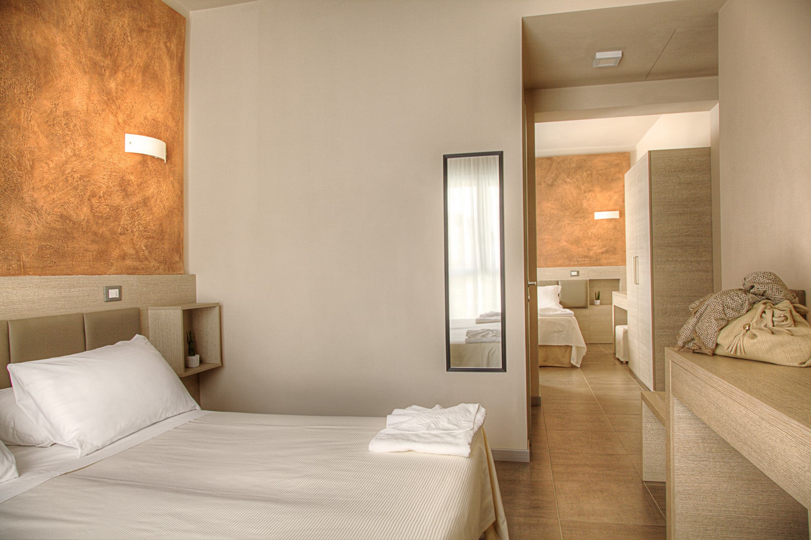 Hotel Helvetia-Porodicna soba.jpg