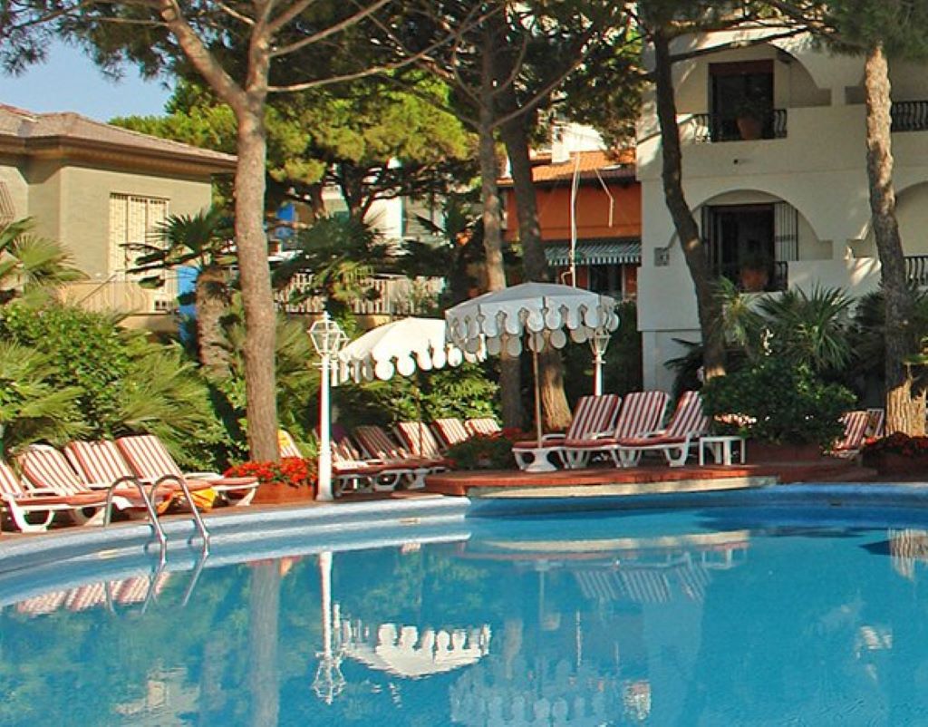 Agora Park-Bazen.jpg
