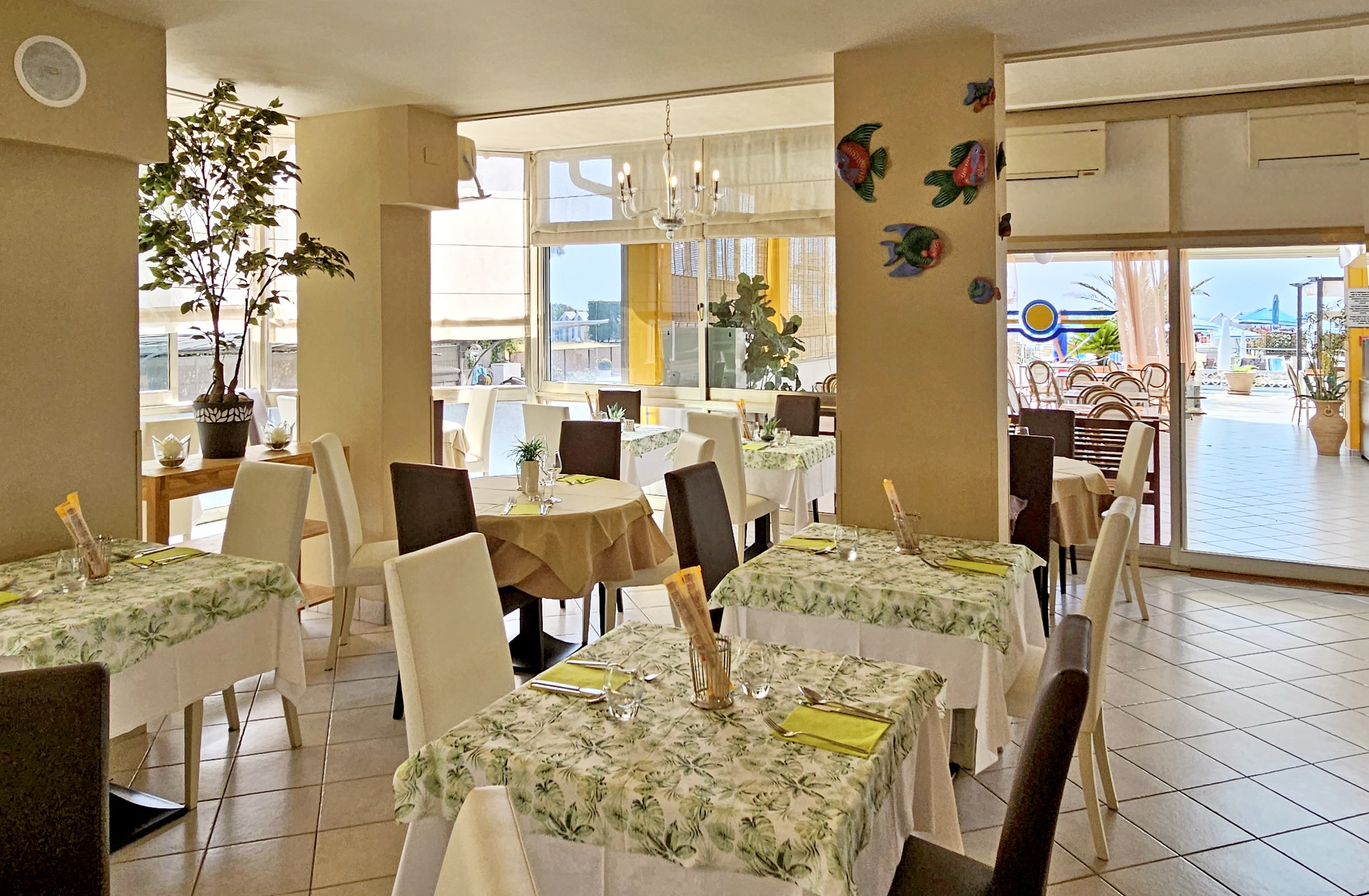 Hotel La Brezza-Plaza.jpeg