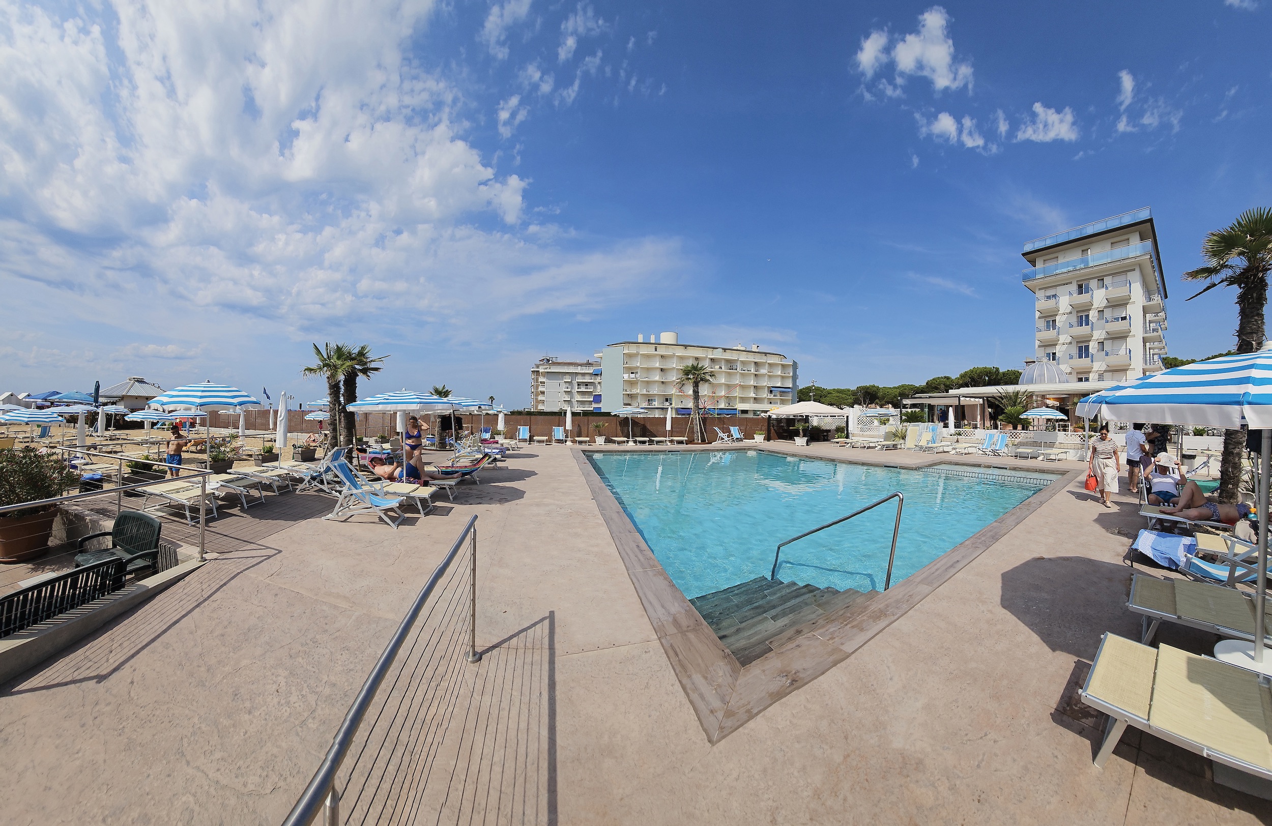 La Brezza Hotel-Bazen.jpeg