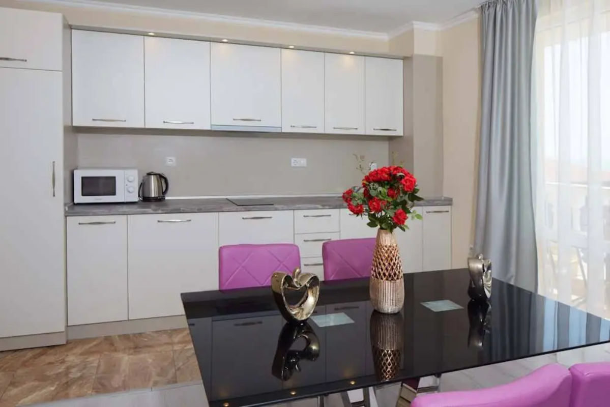 Vila Sardinia kuhinja apartmana.jpg