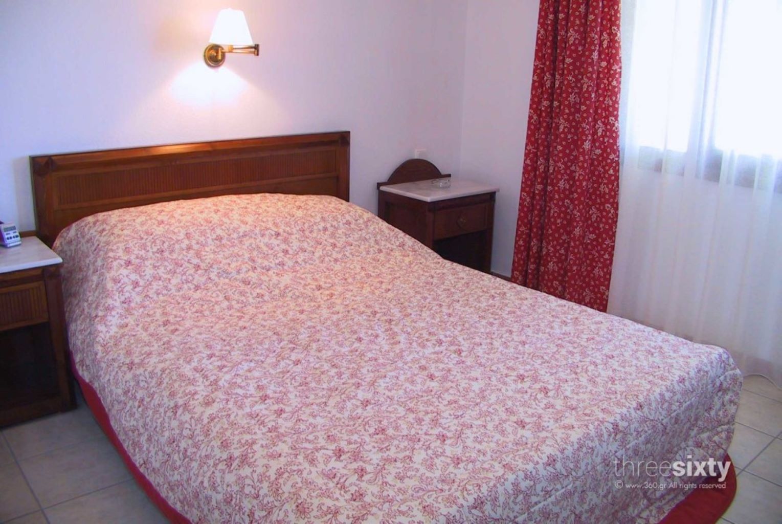Pandora Studios & Apartments-bračni krevet-.jpg