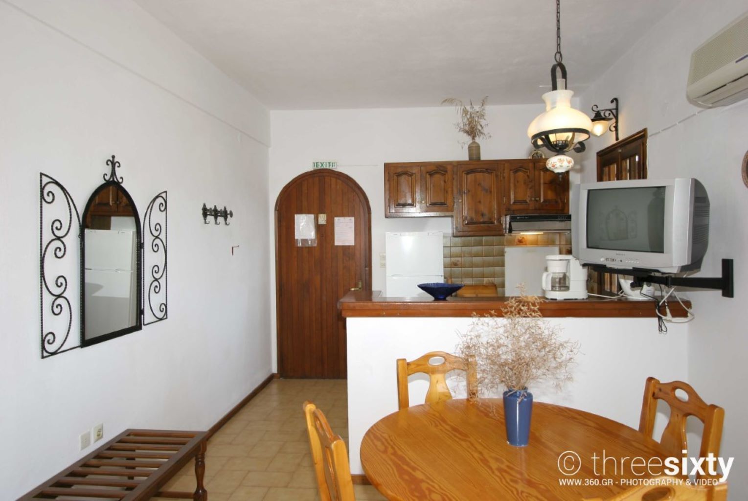 Pandora Studios & Apartments-tv-klima-sto-.jpg