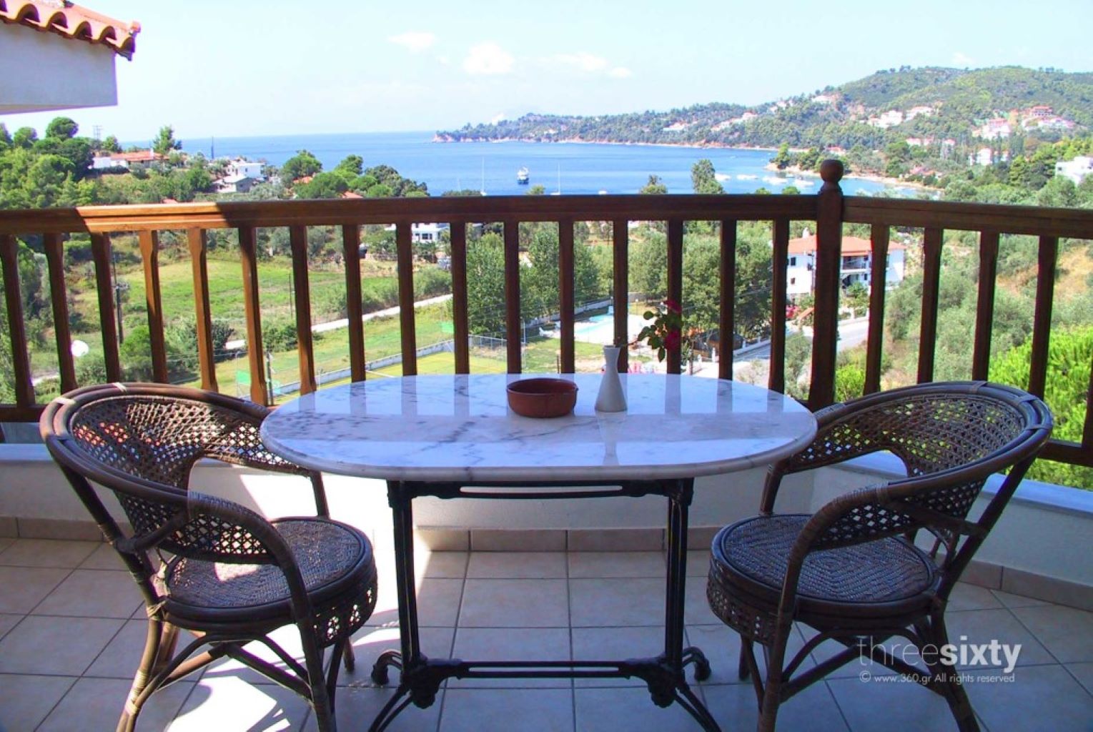 Pandora Studios & Apartments-veranda-.jpg