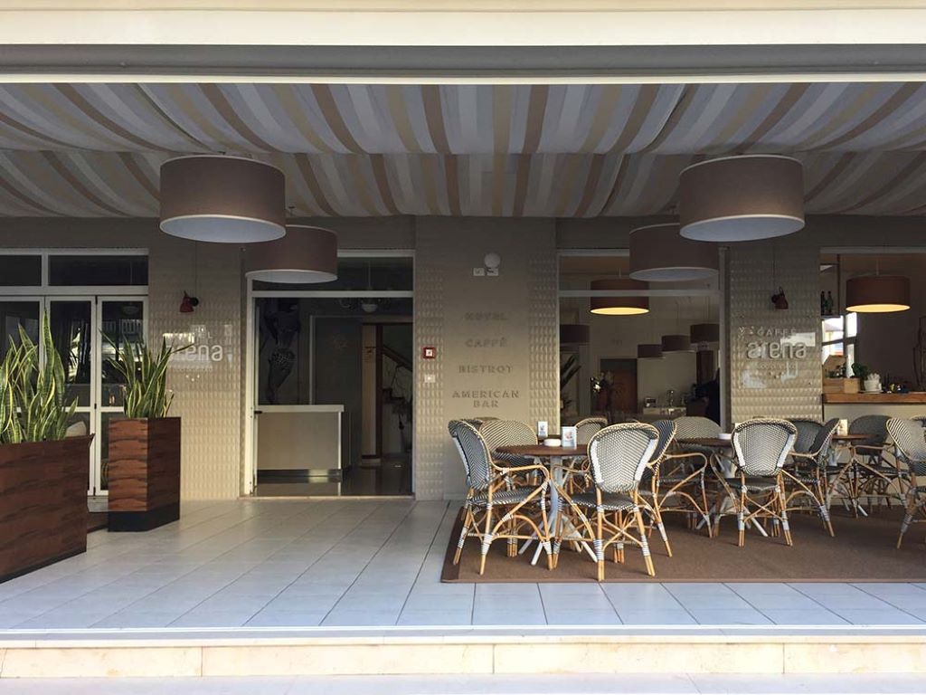 Arena Hotel-Kafe.jpg