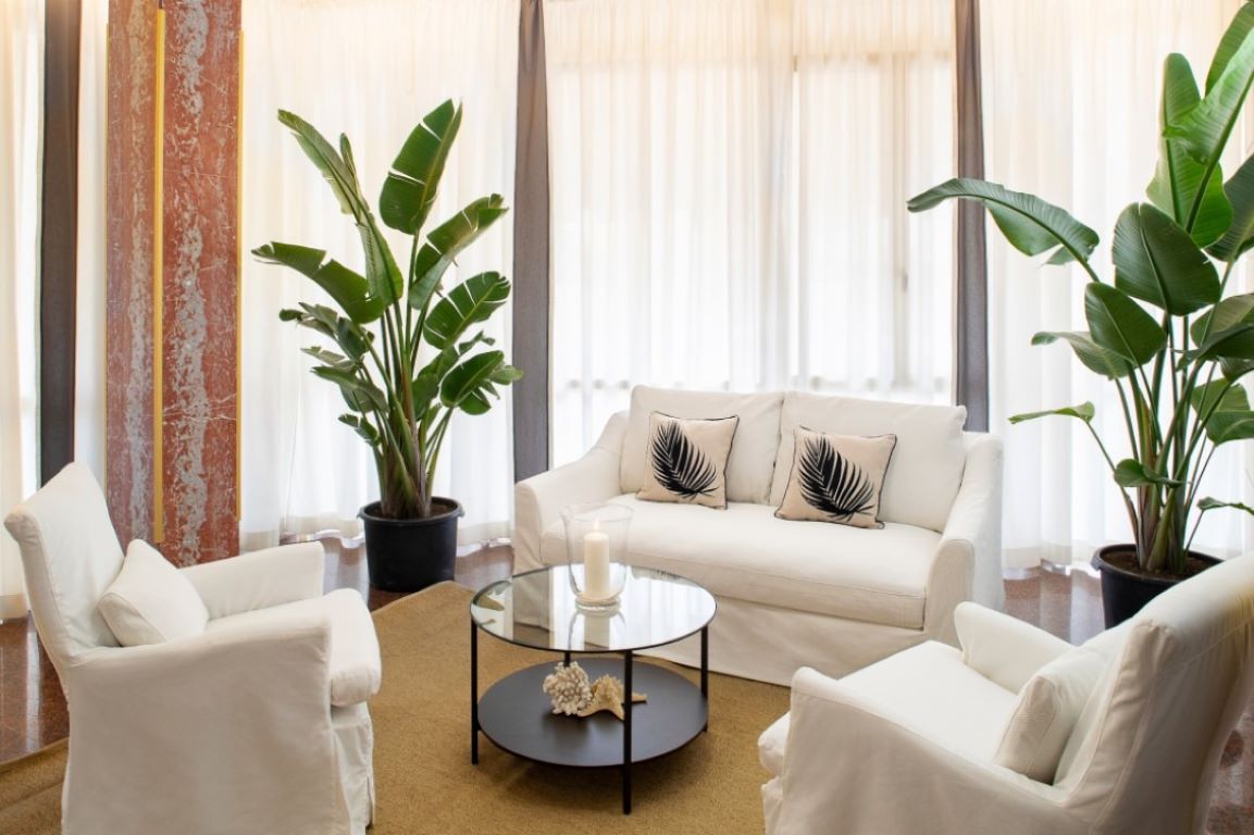Imperial Palace Hotel-Lobby.jpg