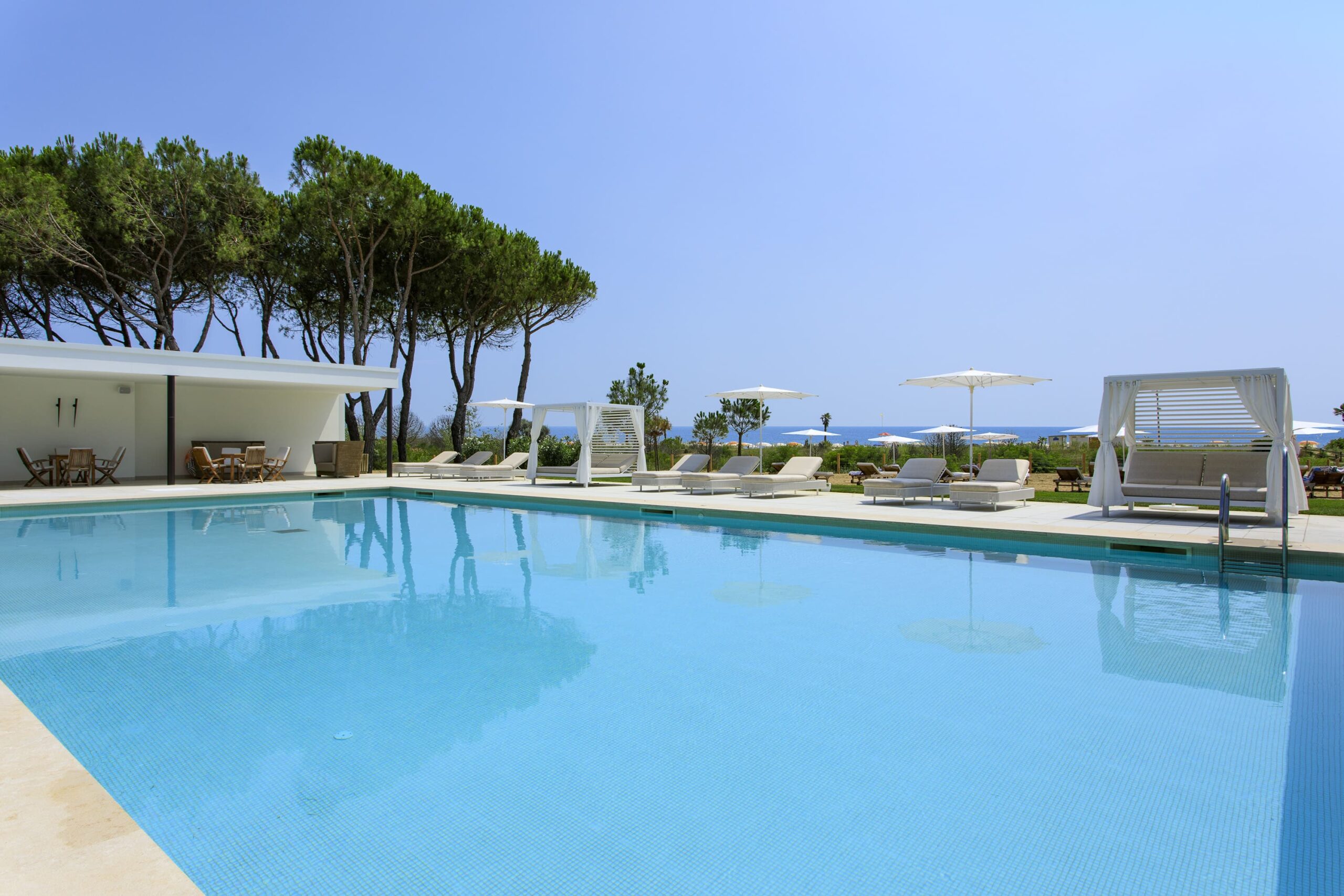 Bellevue Hotel & Resort-Bazen.jpg