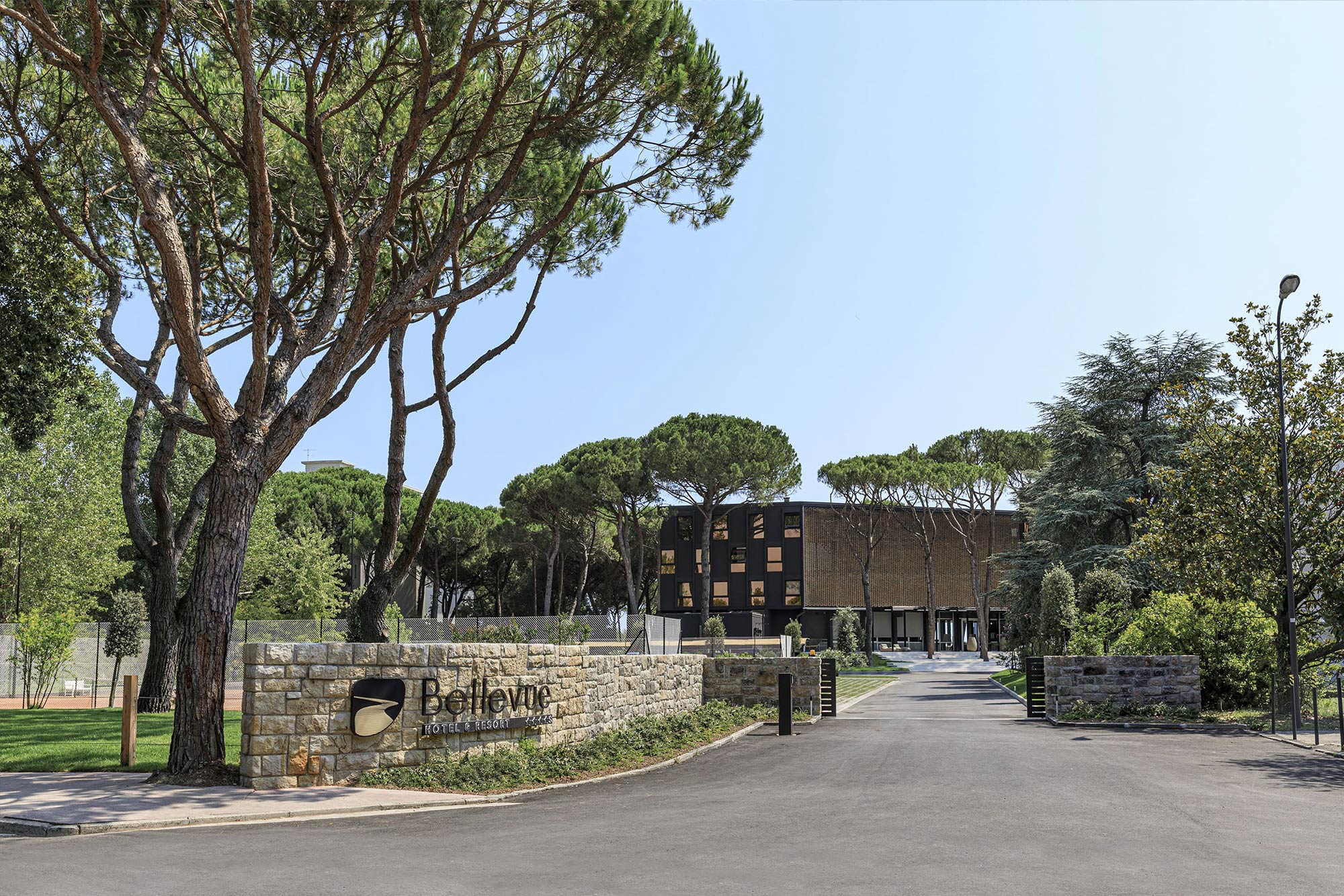 Bellevue Hotel & Resort-Prilaz hotelu.jpg