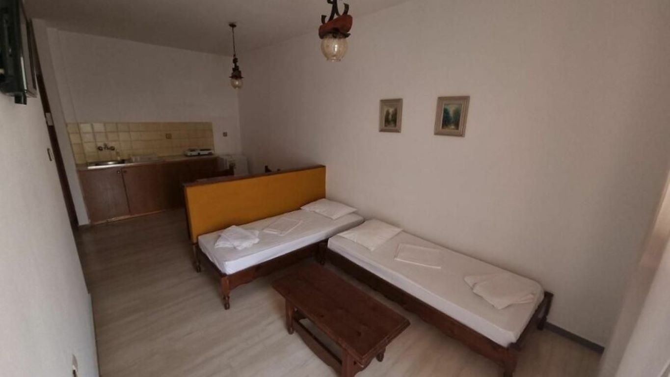 Long Summer Hotel-Apartman kuhinja.jpg