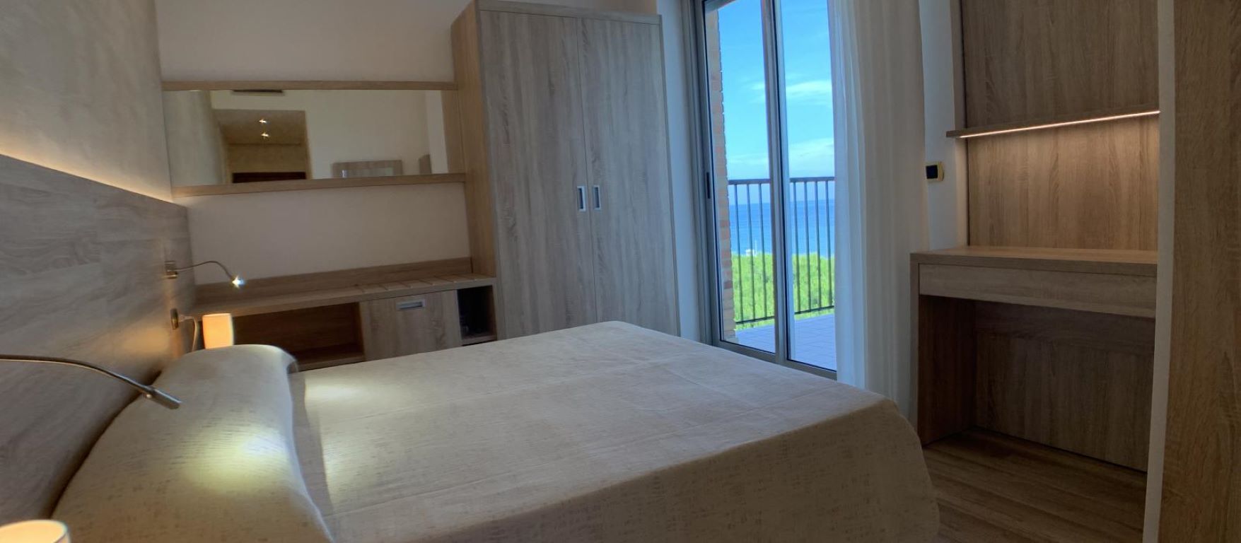 Hotel Beau Rivage Pineta-Standardna soba.jpg