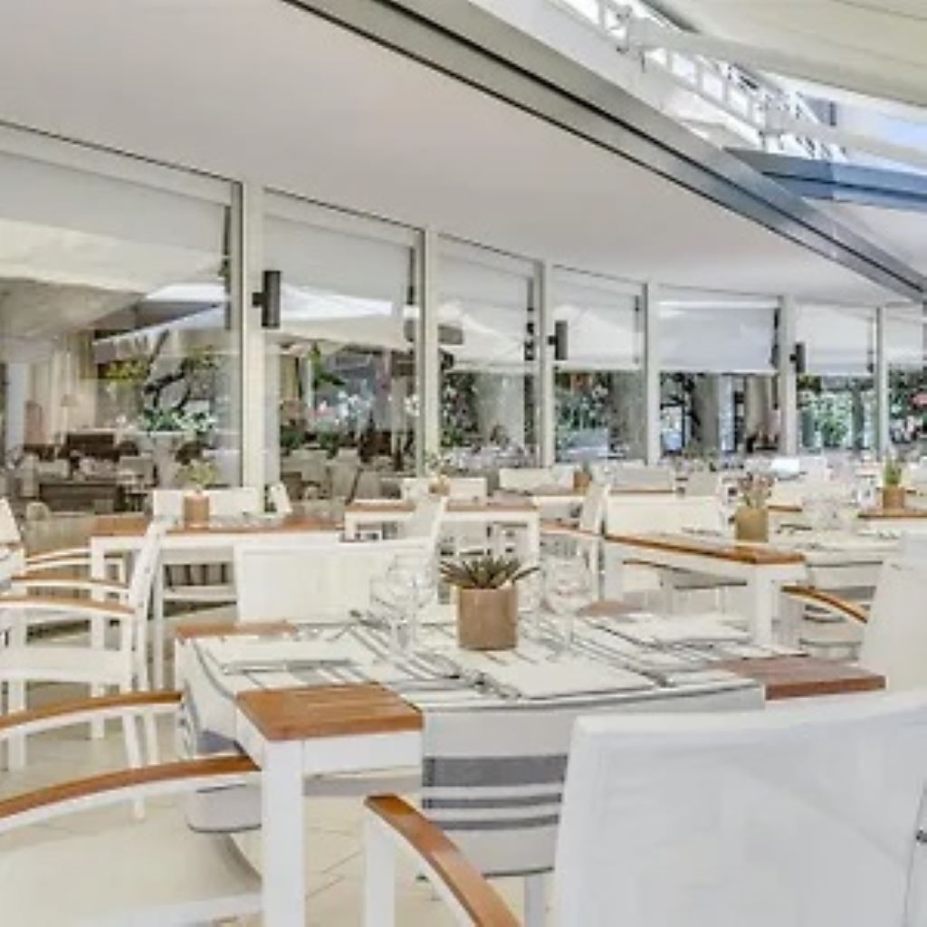 Mariver Hotel-Terasa restorana.jpg