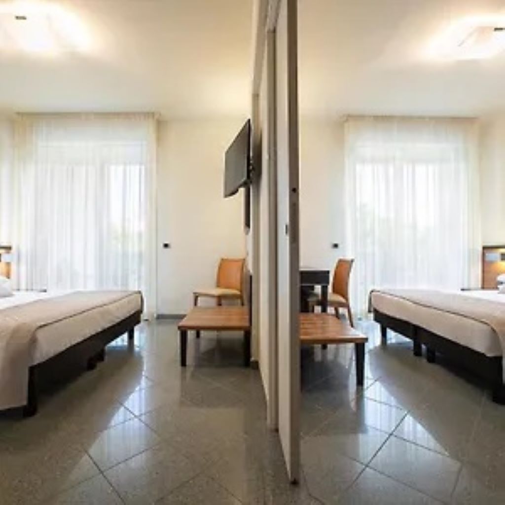 Park Hotel Ermitage-Deluxe suite spa kada.jpg
