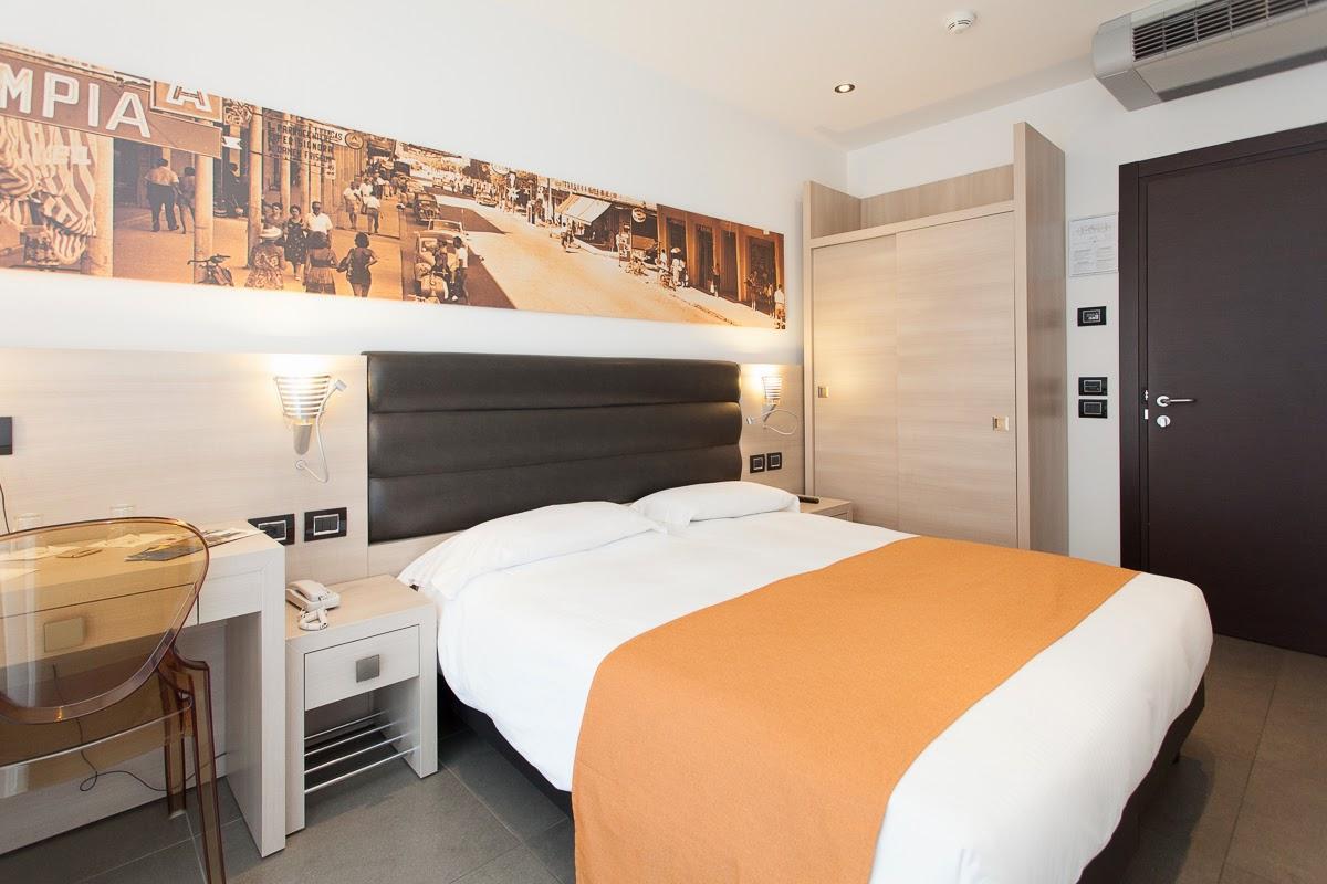 Adlon Hotel-Standardna soba.jpg