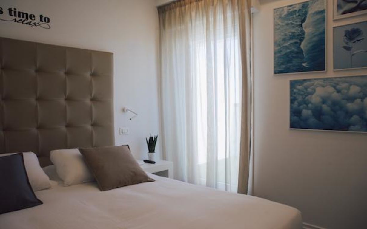 Hotel Adlon-Cozy suite.jpg