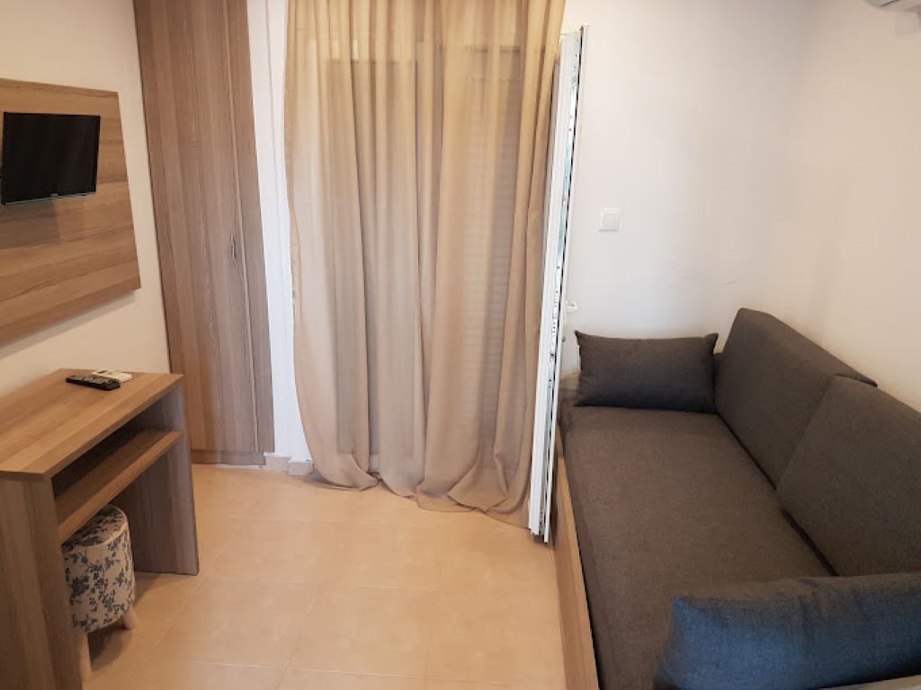 Pension Avocado-sofa.jpg