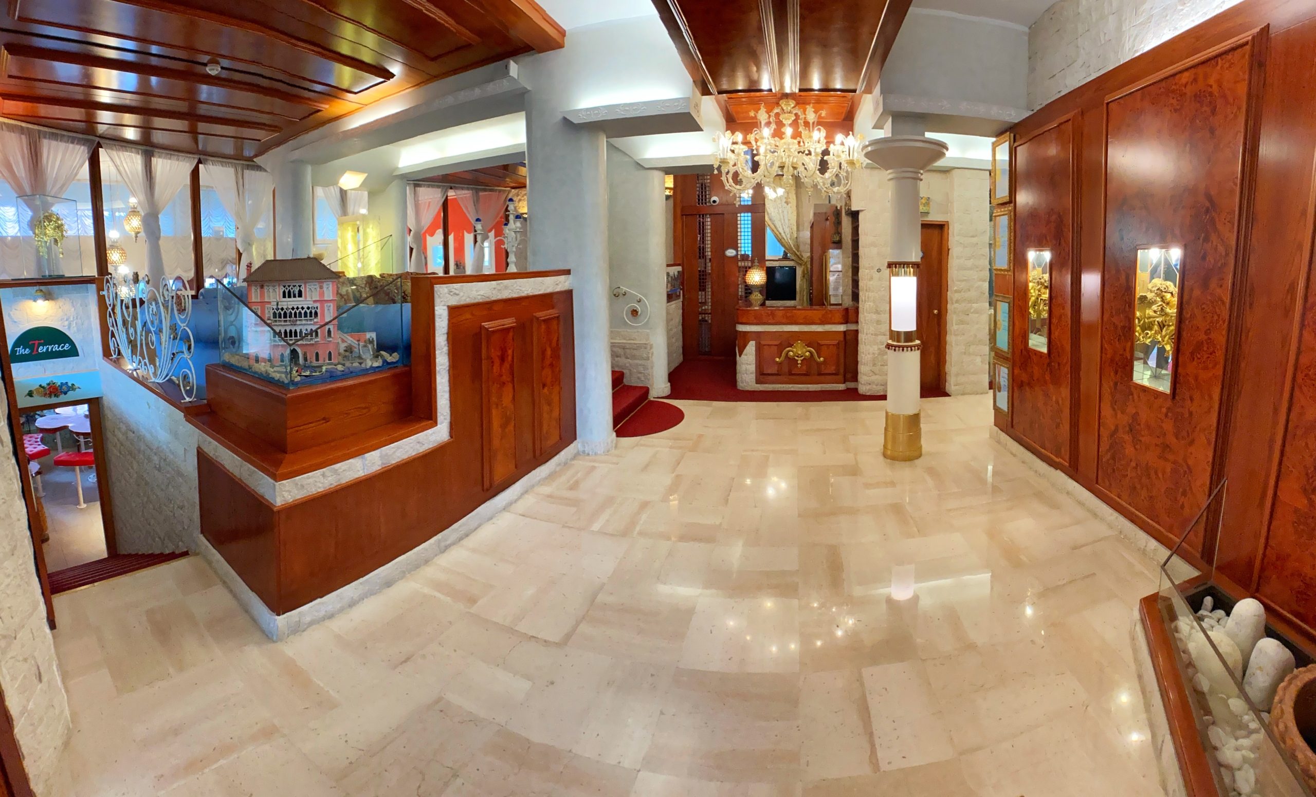 Milton Boutique Hotel-Recepcija.jpeg