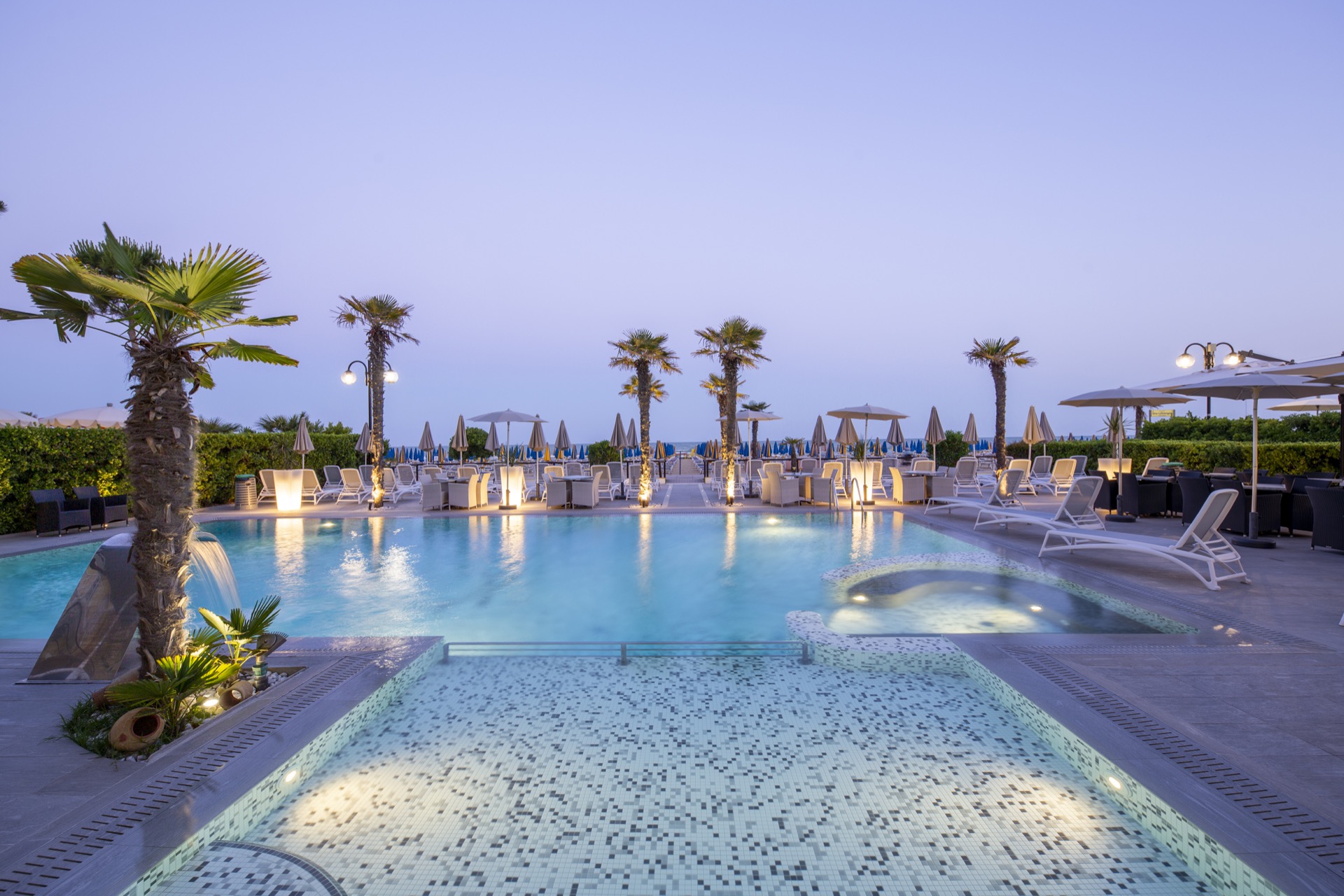 Sayonara Hotel-Bazen.jpg