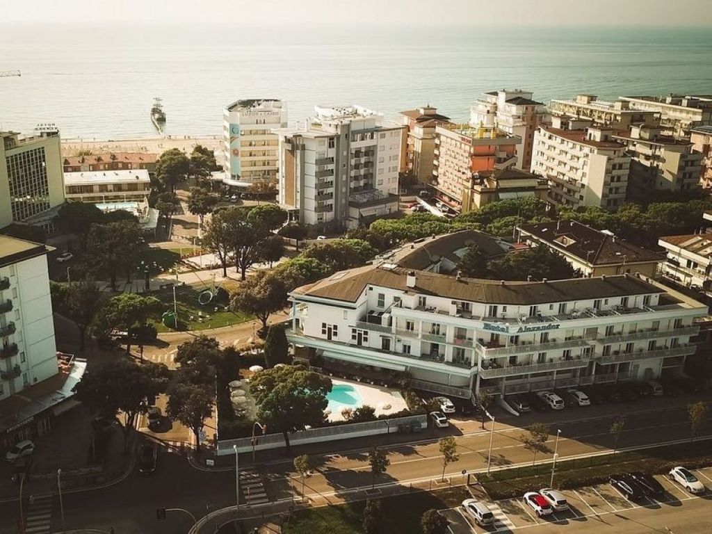 Alexander Hotel-Okruzenje.jpg