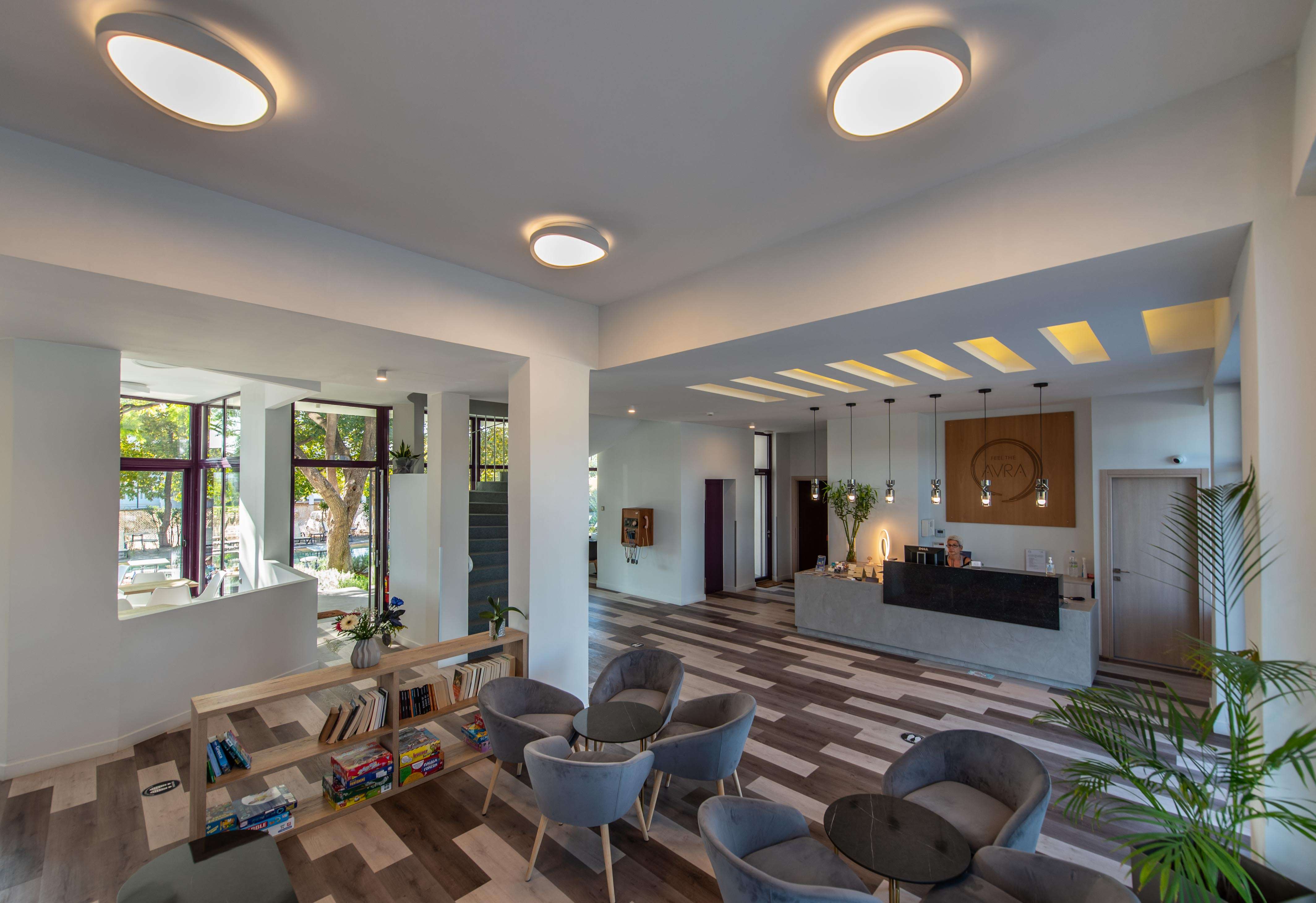 Avra Nafpliou Hotel lobi.jpg