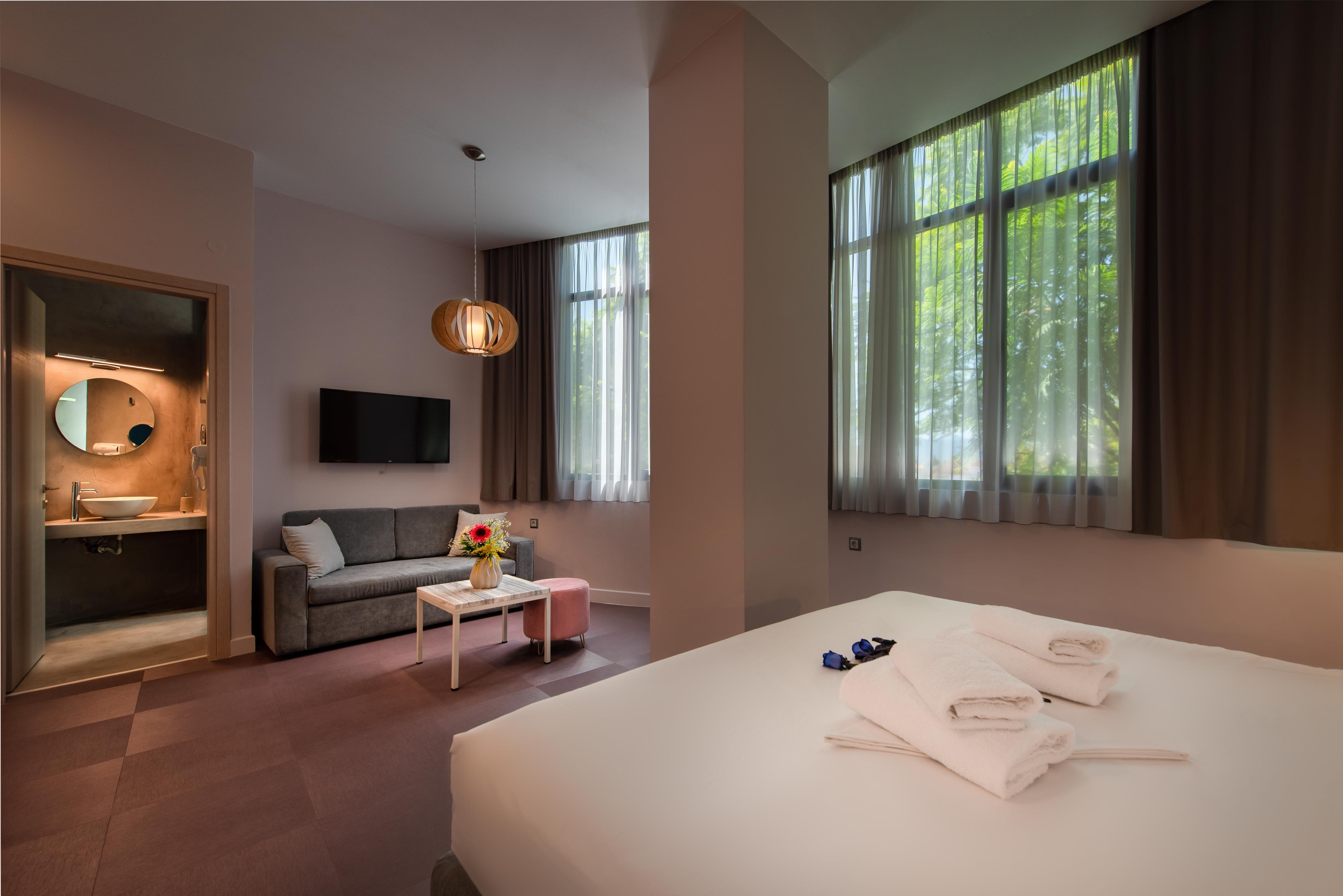 Avra Nafpliou Hotel suite.jpg