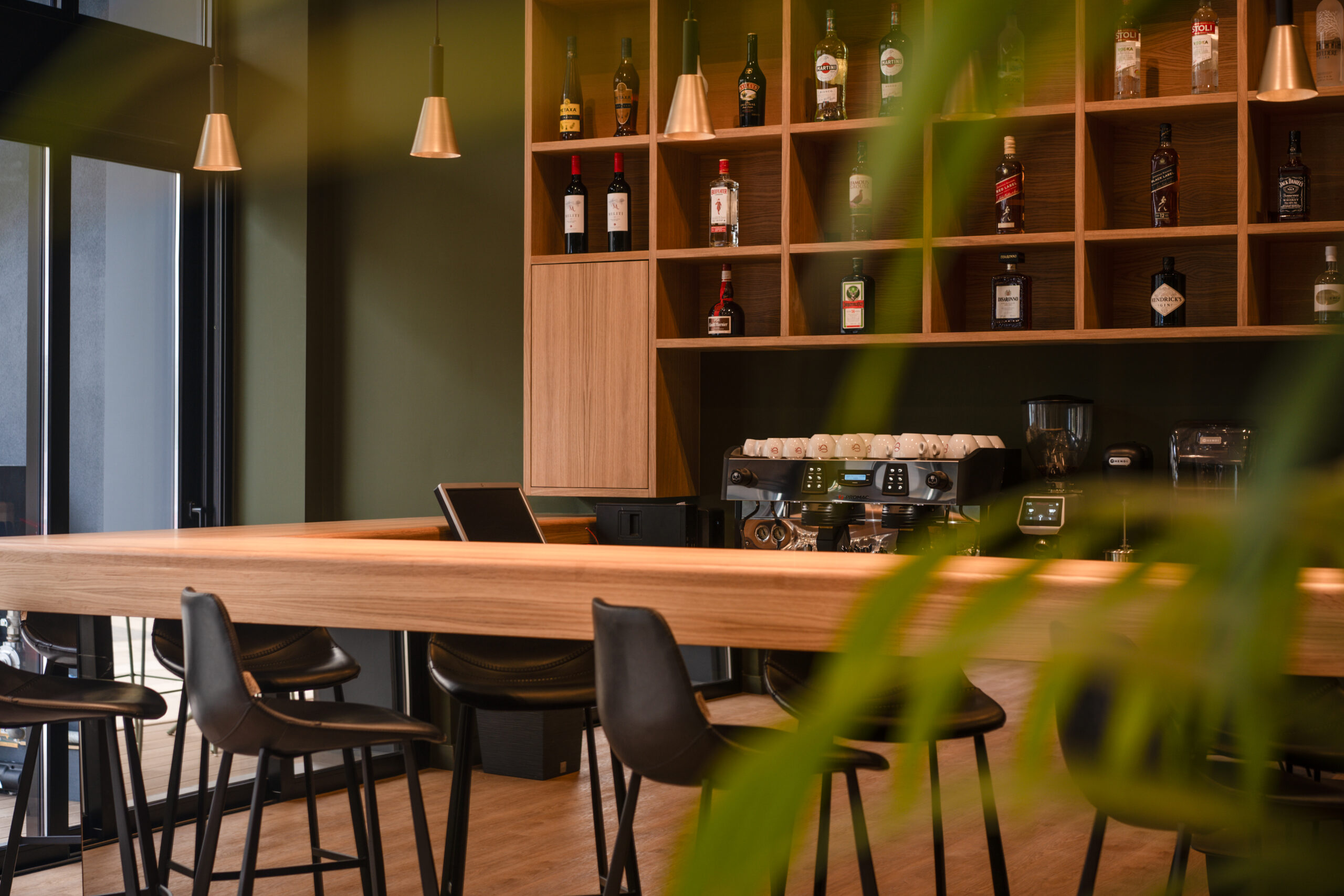 Azur Hotel Volos bar.jpg