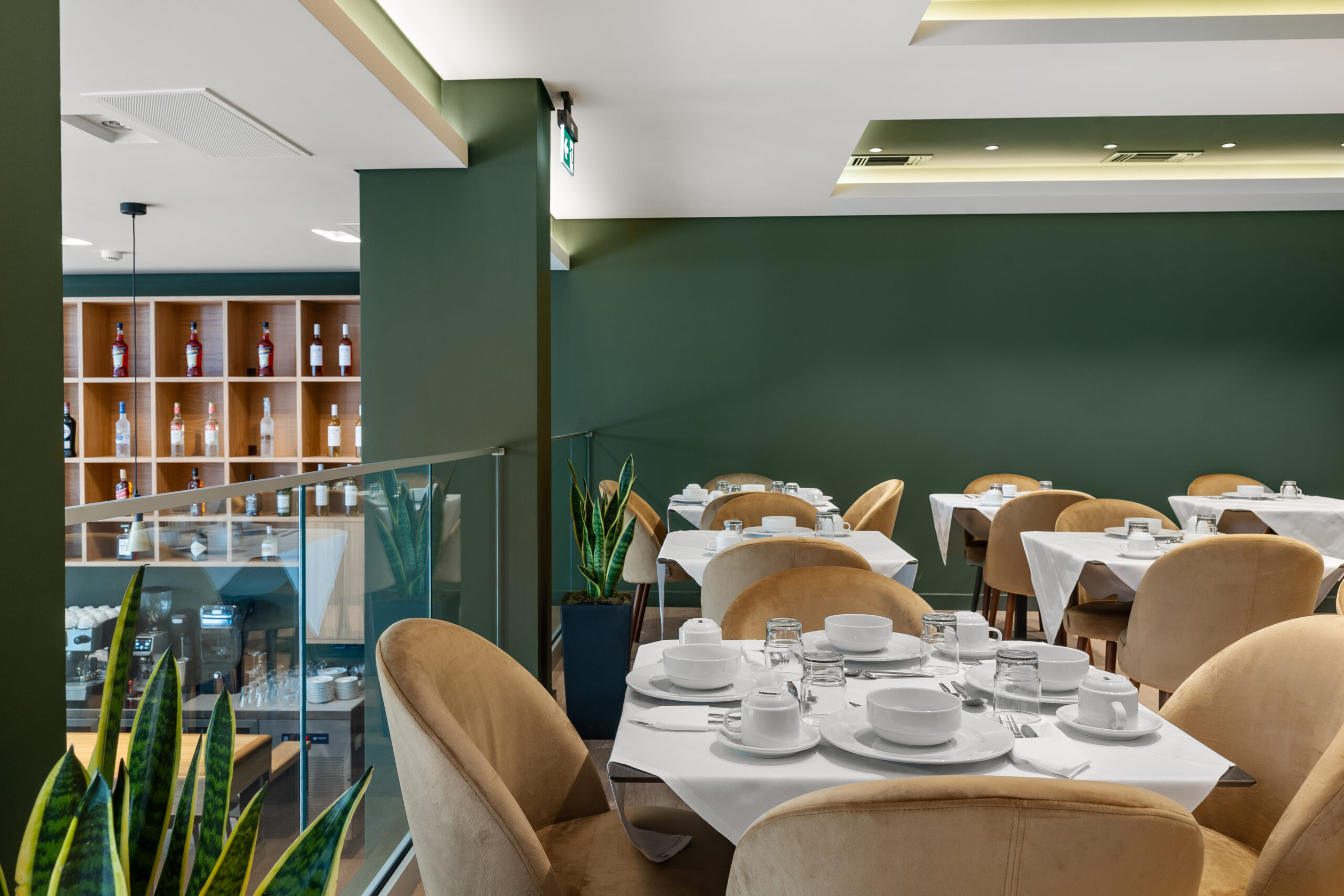Azur Hotel Volos restoran.jpg