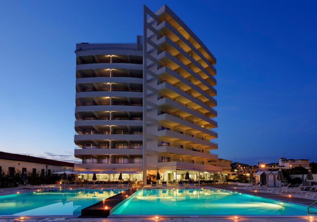 Adriatic Palace-Nocni izgled.jpg