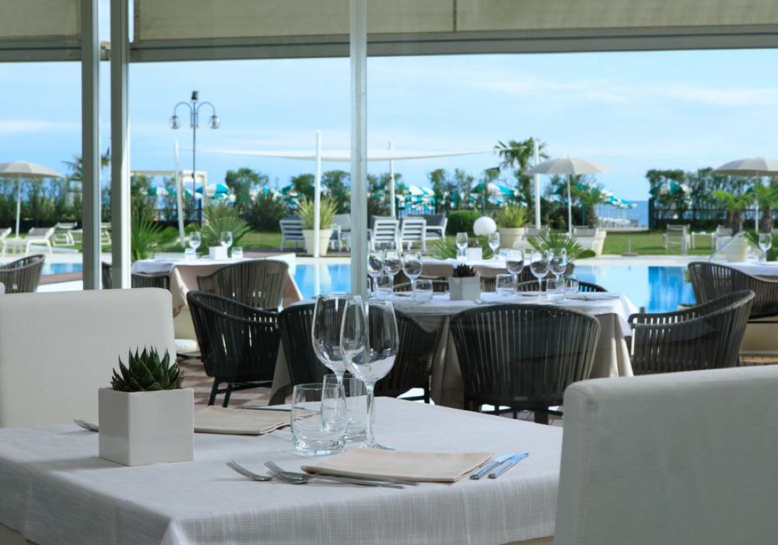 Hotel Adriatic Palace-Restoran.jpg