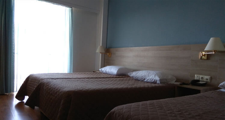 Hotel Oceanis triple soba.jpg