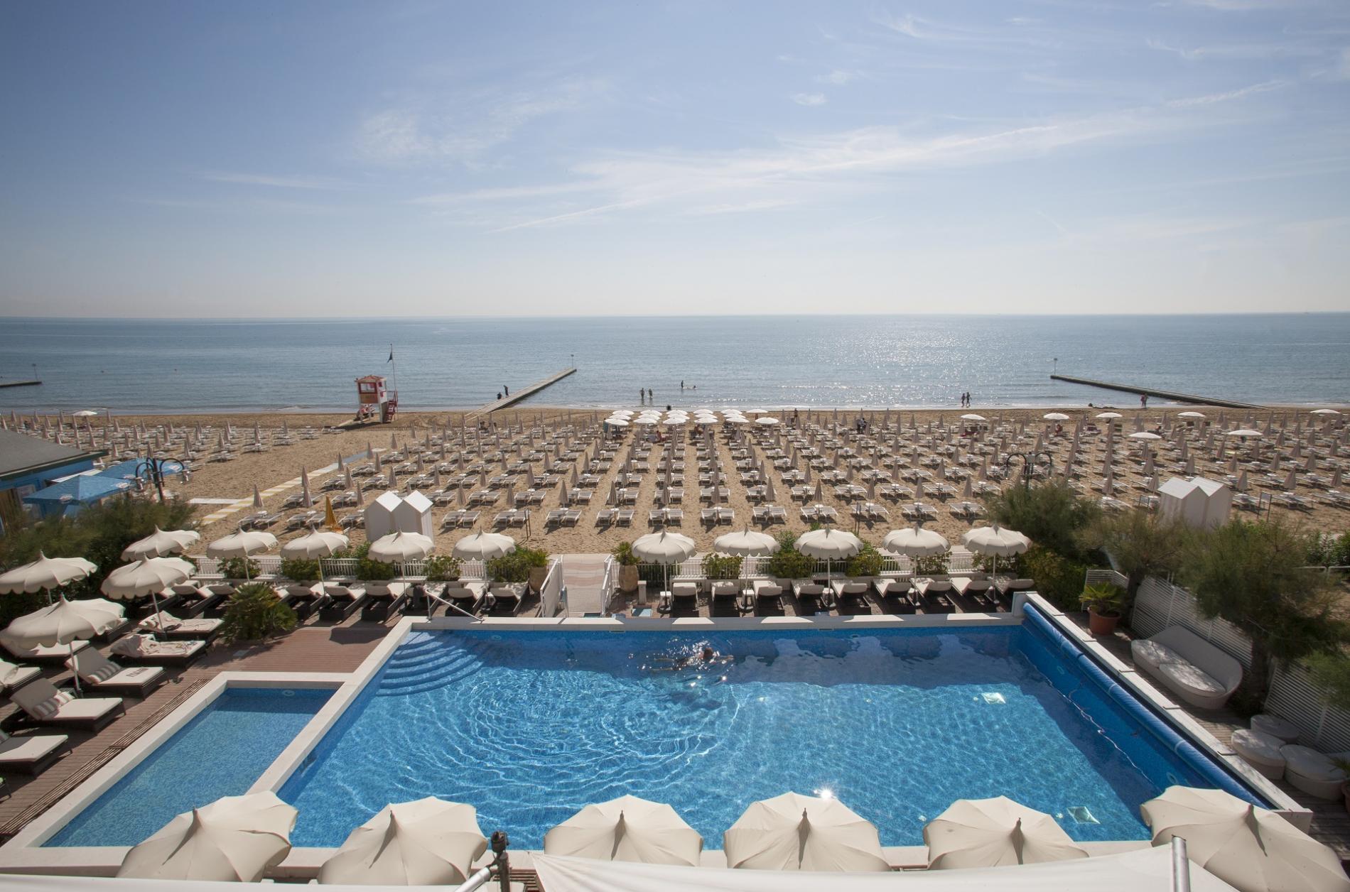 Hotel delle Nazioni-Plaza.jpg