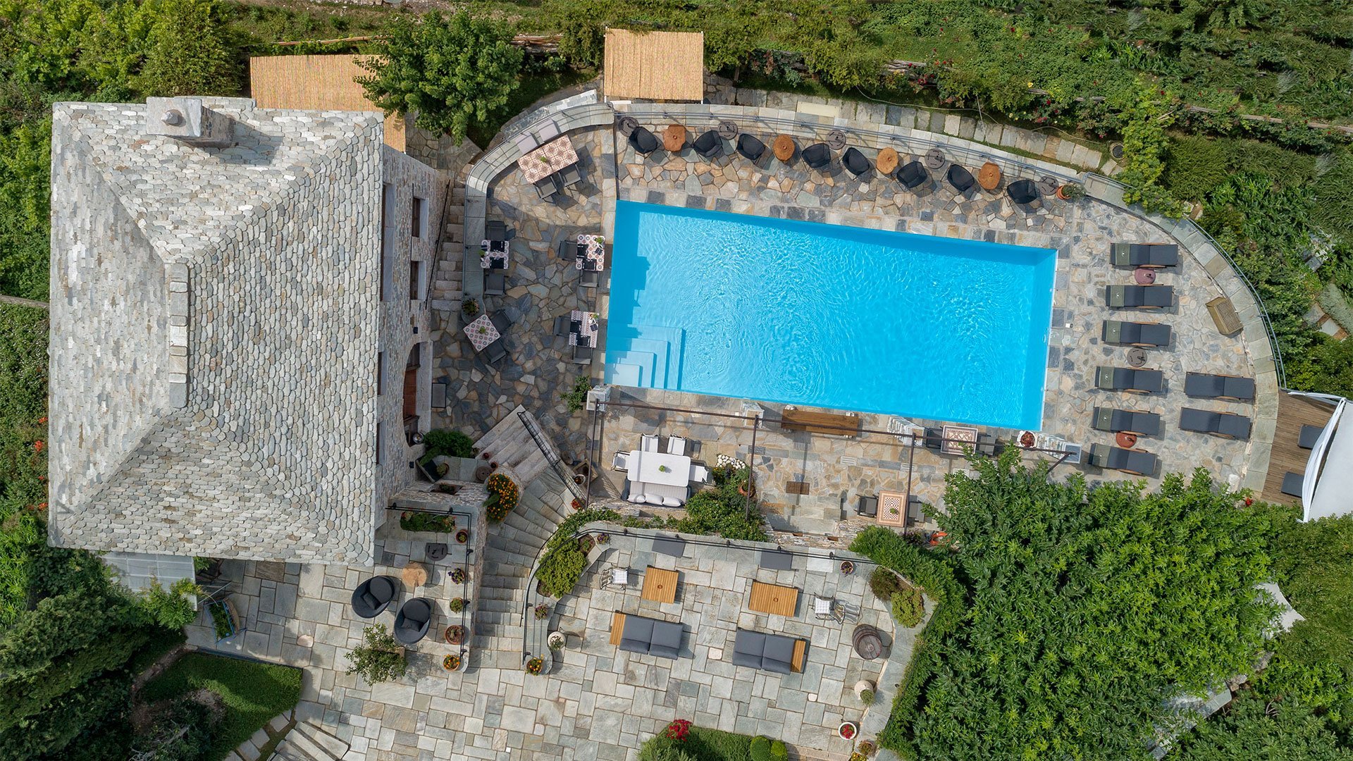 Sakali Mansion Pelion bazen.jpg