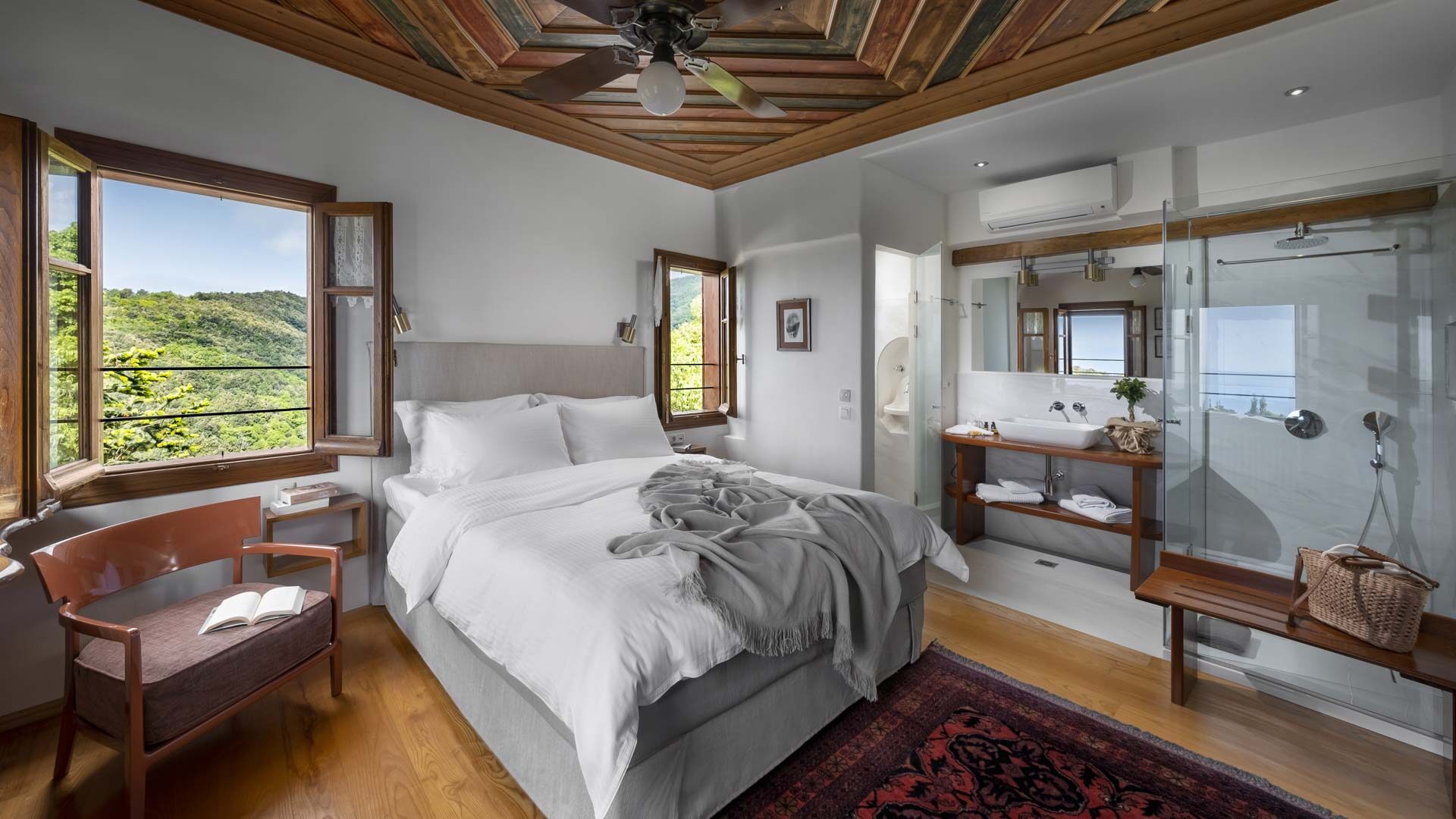 Sakali Mansion Pelion deluxe soba.jpg