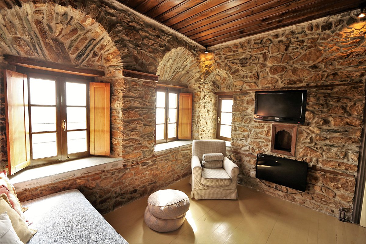 Archontika Karamarlis suite.jpg