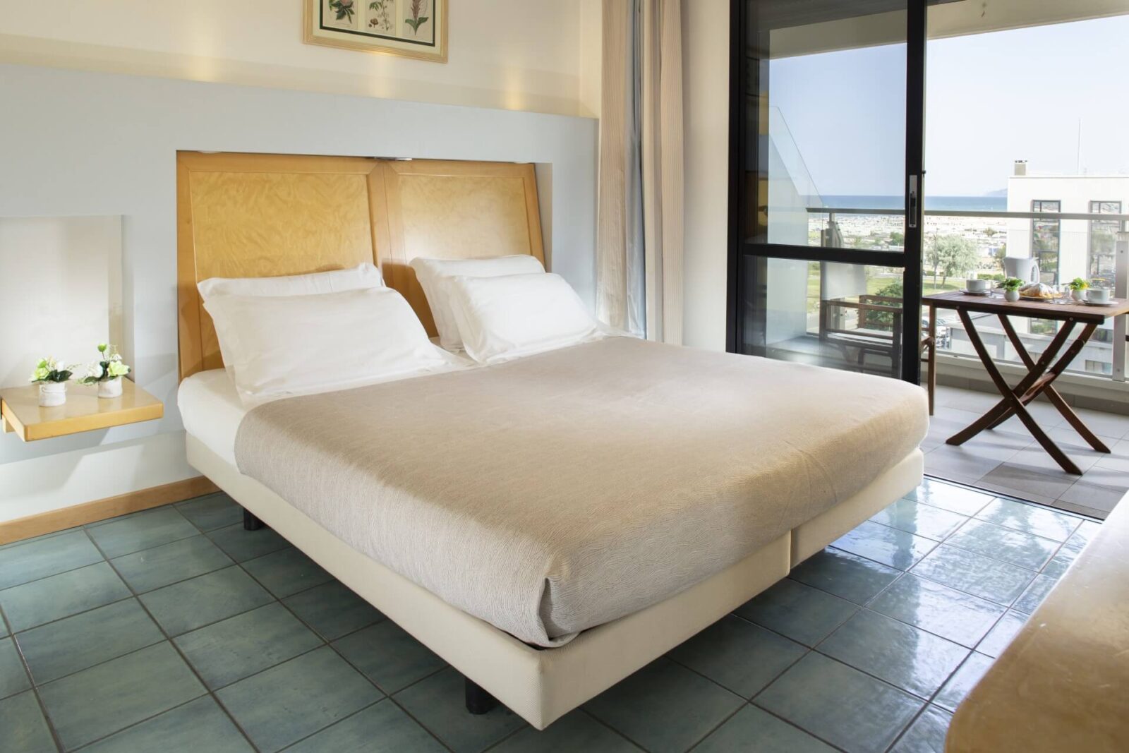 Club House Hotel-Classic soba pogled more.jpg