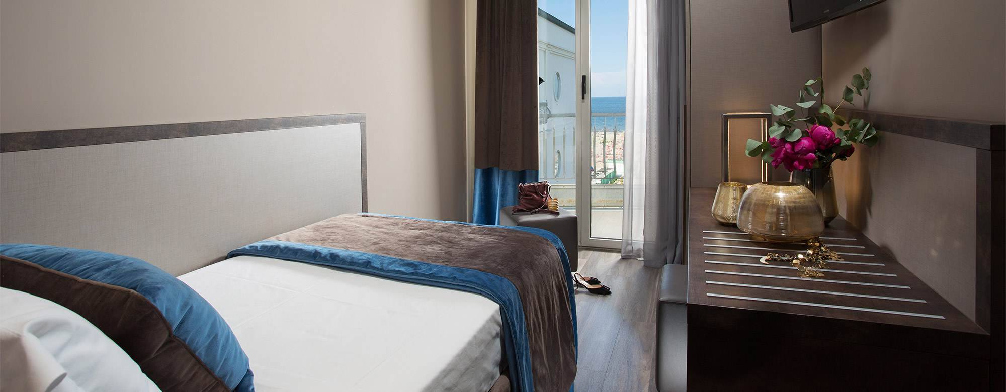 Hotel Continental Rimnini-Jednokrevetna soba.jpg